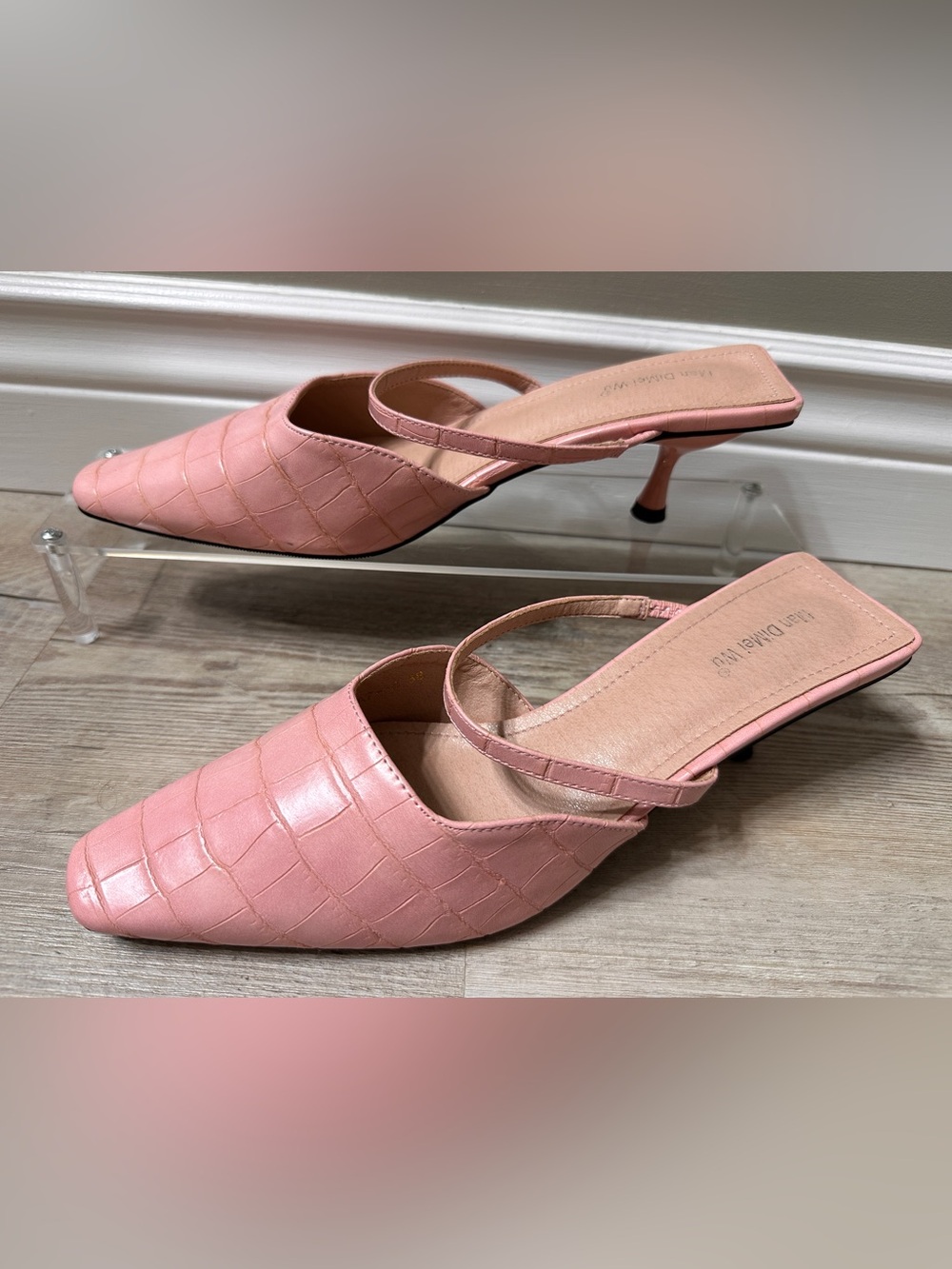 Man Dimel Wu Pink Croc Embossed Slingback Kitten Heel Mules EU 38 CA 8